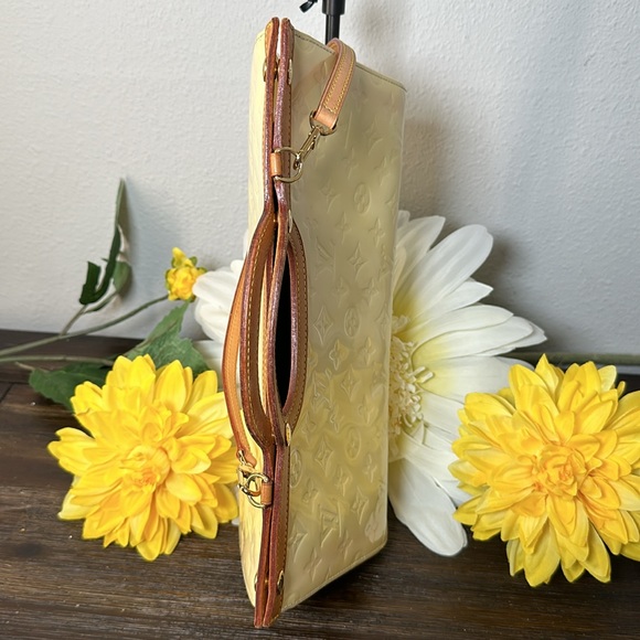 Louis Vuitton Vernis Roxbury Drive Handbag! - Picture 8 of 15